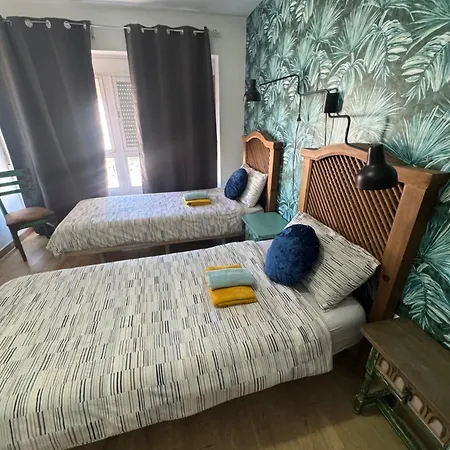 Grao: Youthful Summer Retreat On Spain's Apartment Gandia